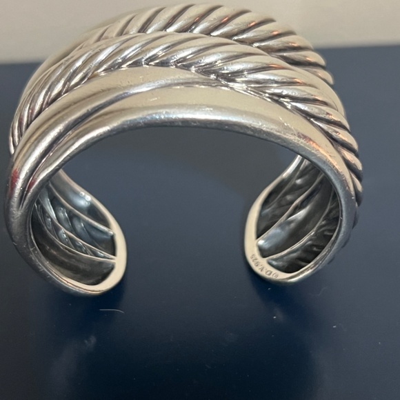David Yurman Wide Crossover Cuff Bracelet in Sterling Silver 925 Size M - Picture 7 of 10